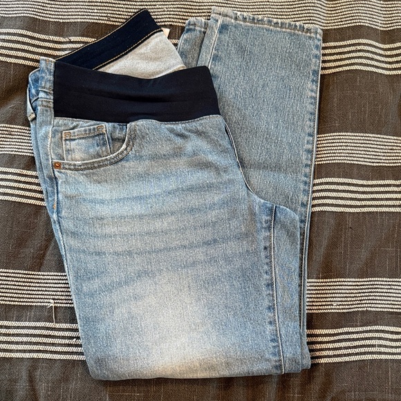 Old Navy Maternity Jeans - Picture 1 of 7